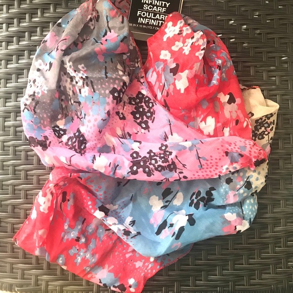 Accessories - Infinity Scarf Floral Blue/Pink/Grey 68 X 10 NWT